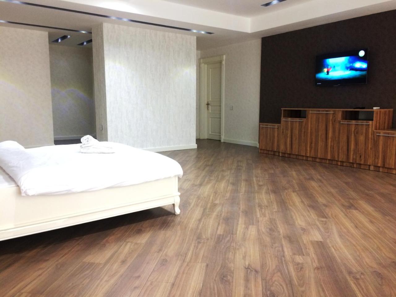 Park Azure Apartment Deluxe 2 Bedroom Баку Экстерьер фото
